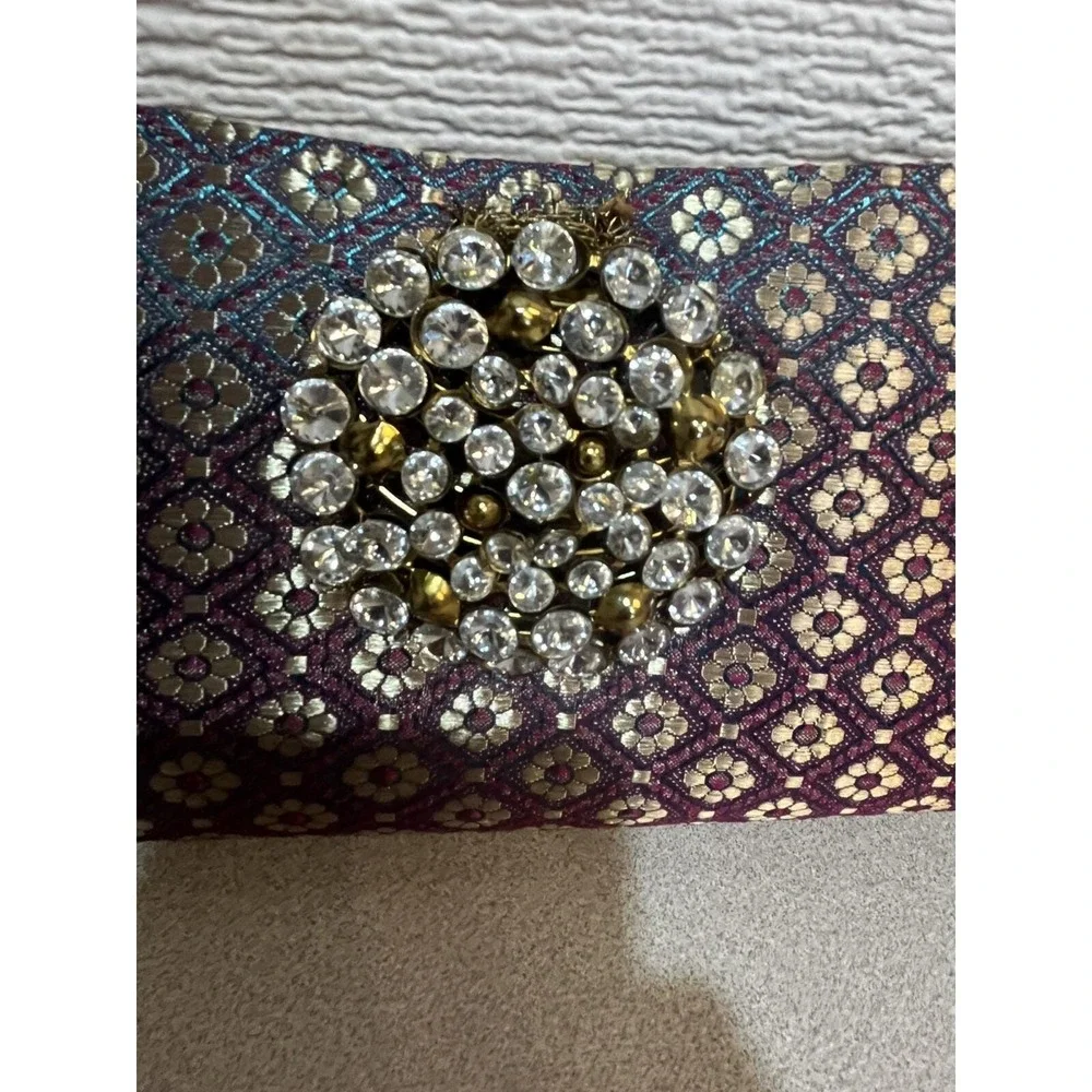 Cool Vintage 70s 80s Gold Purple Medallion RHAINSTONE  Banarasi Brocade‎ Clutch